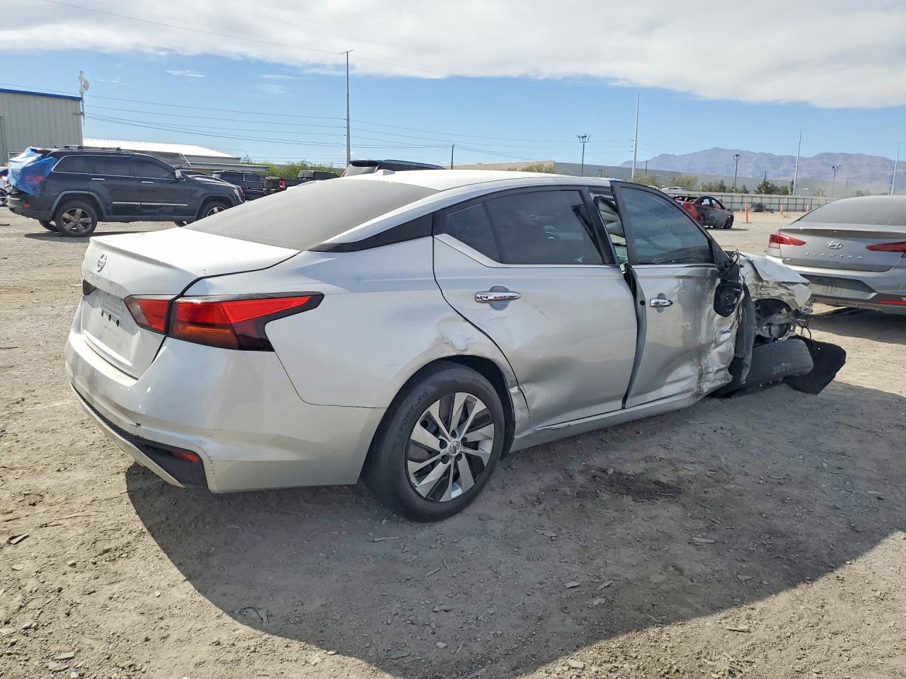 Nissan Altima S