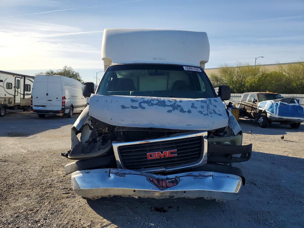 GMC Savana Cutaway G3500