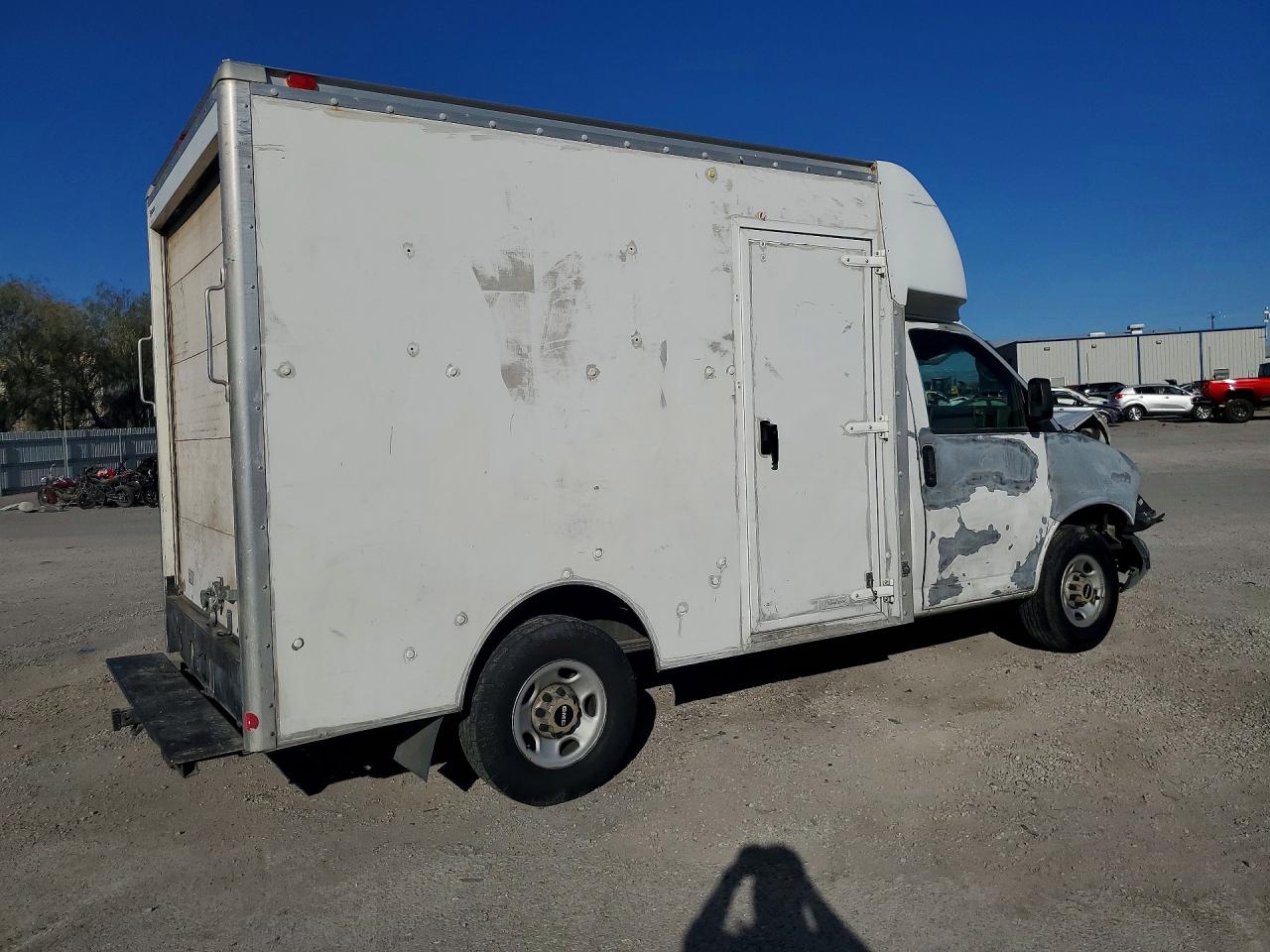 GMC Savana Cutaway G3500