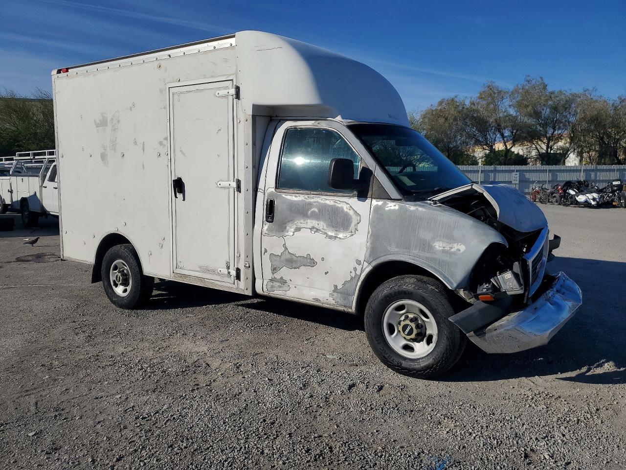 GMC Savana Cutaway G3500