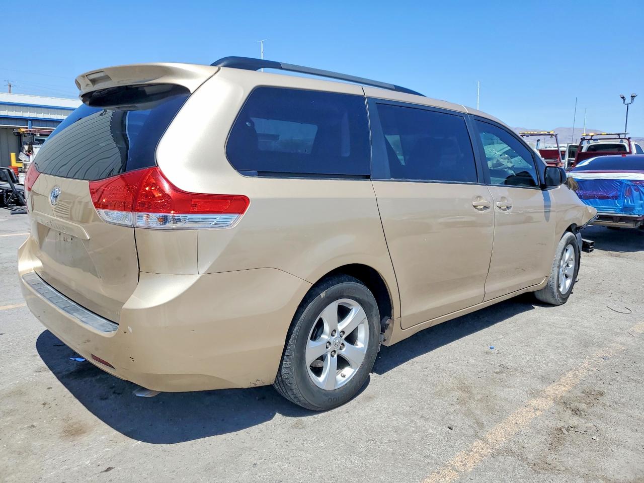 Toyota Sienna Le