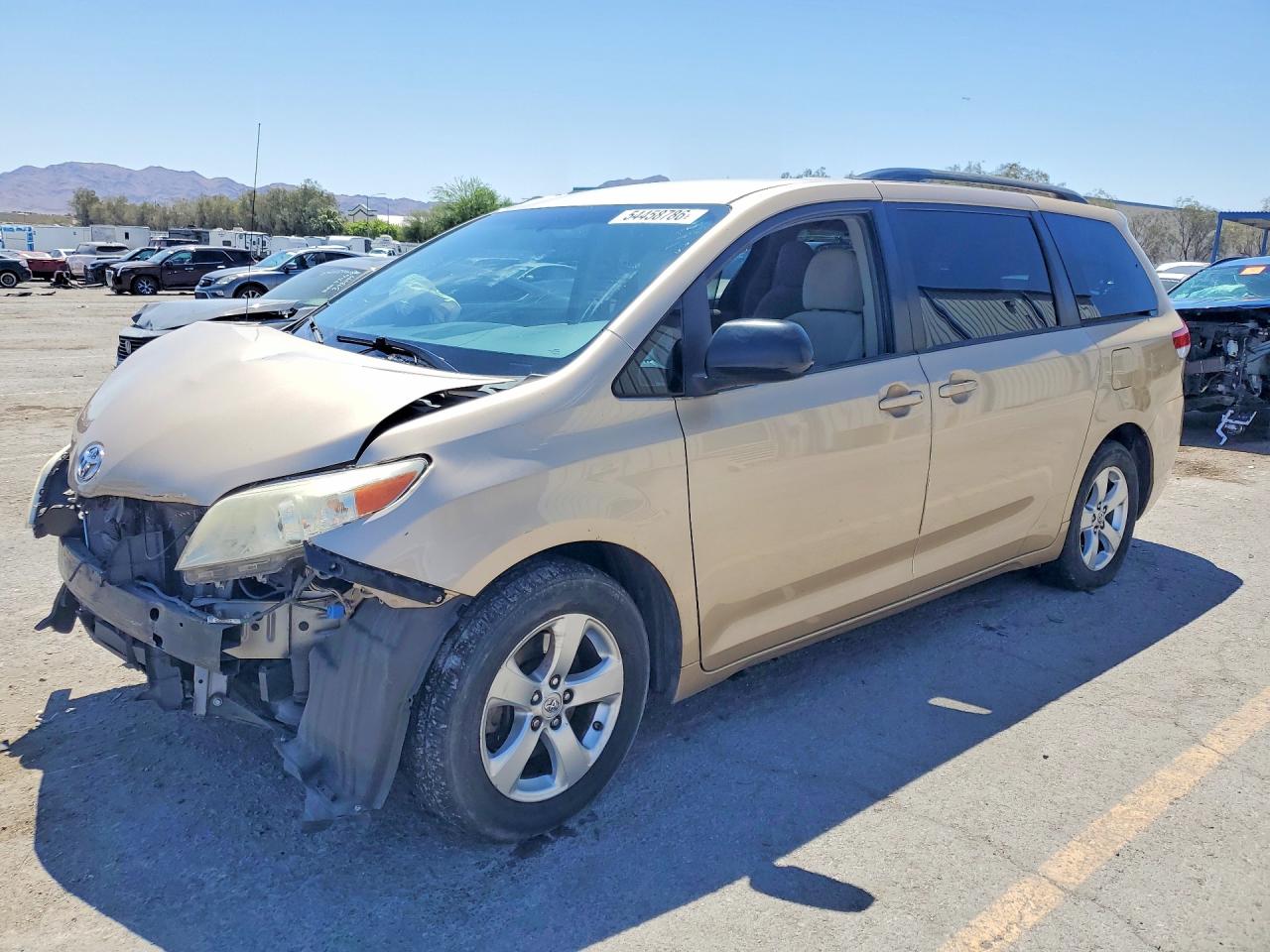 Salvage Toyota Sienna Image
