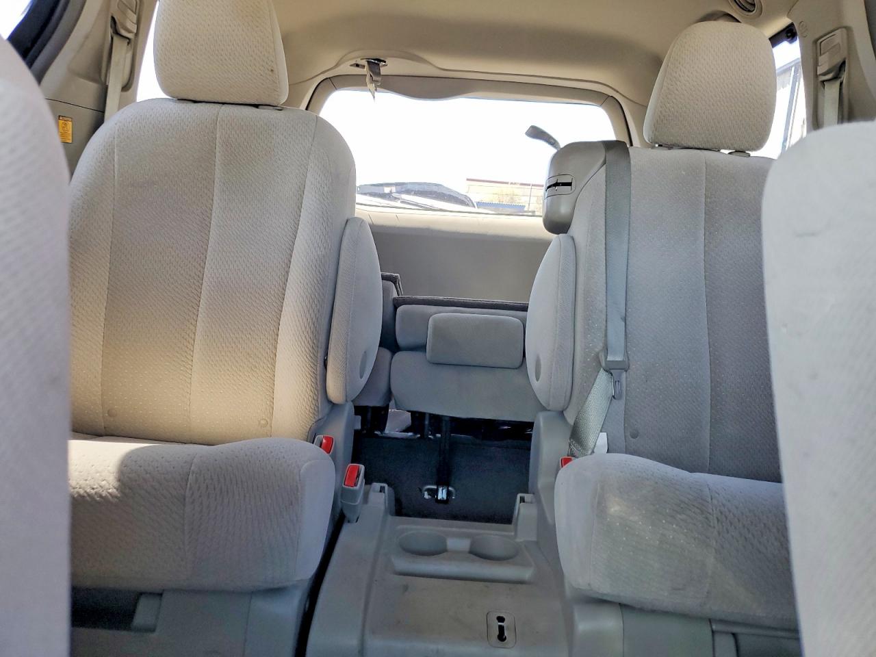 Toyota Sienna Le