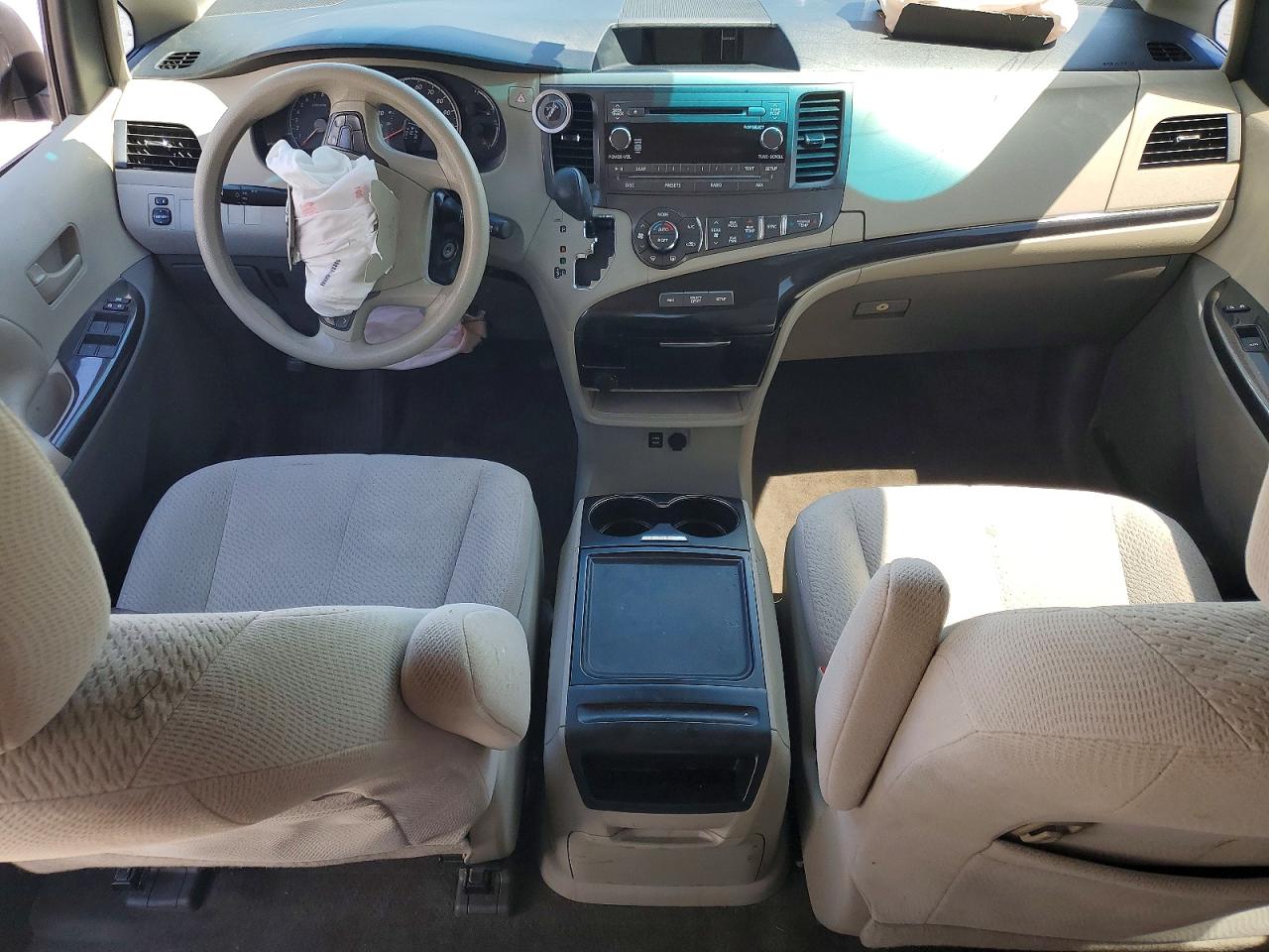 Toyota Sienna Le
