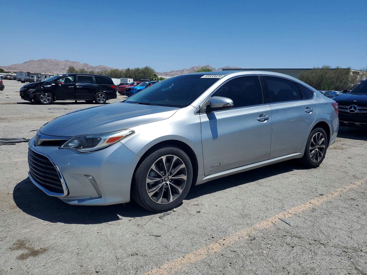 Salvage Toyota Avalon Image