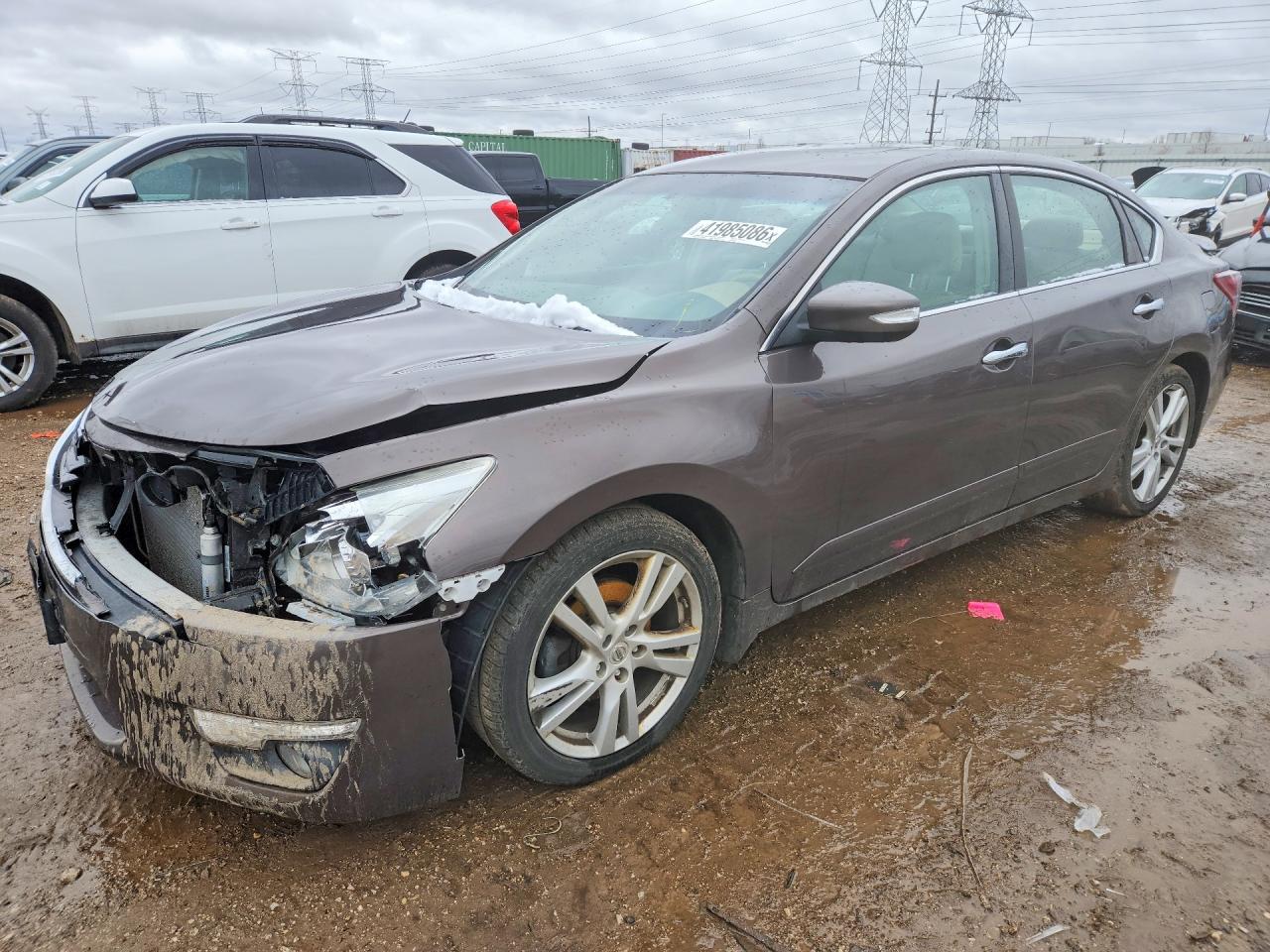 Salvage Nissan Altima Image