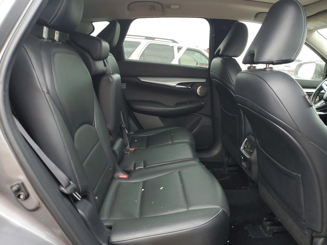 INFINITI Qx Essential