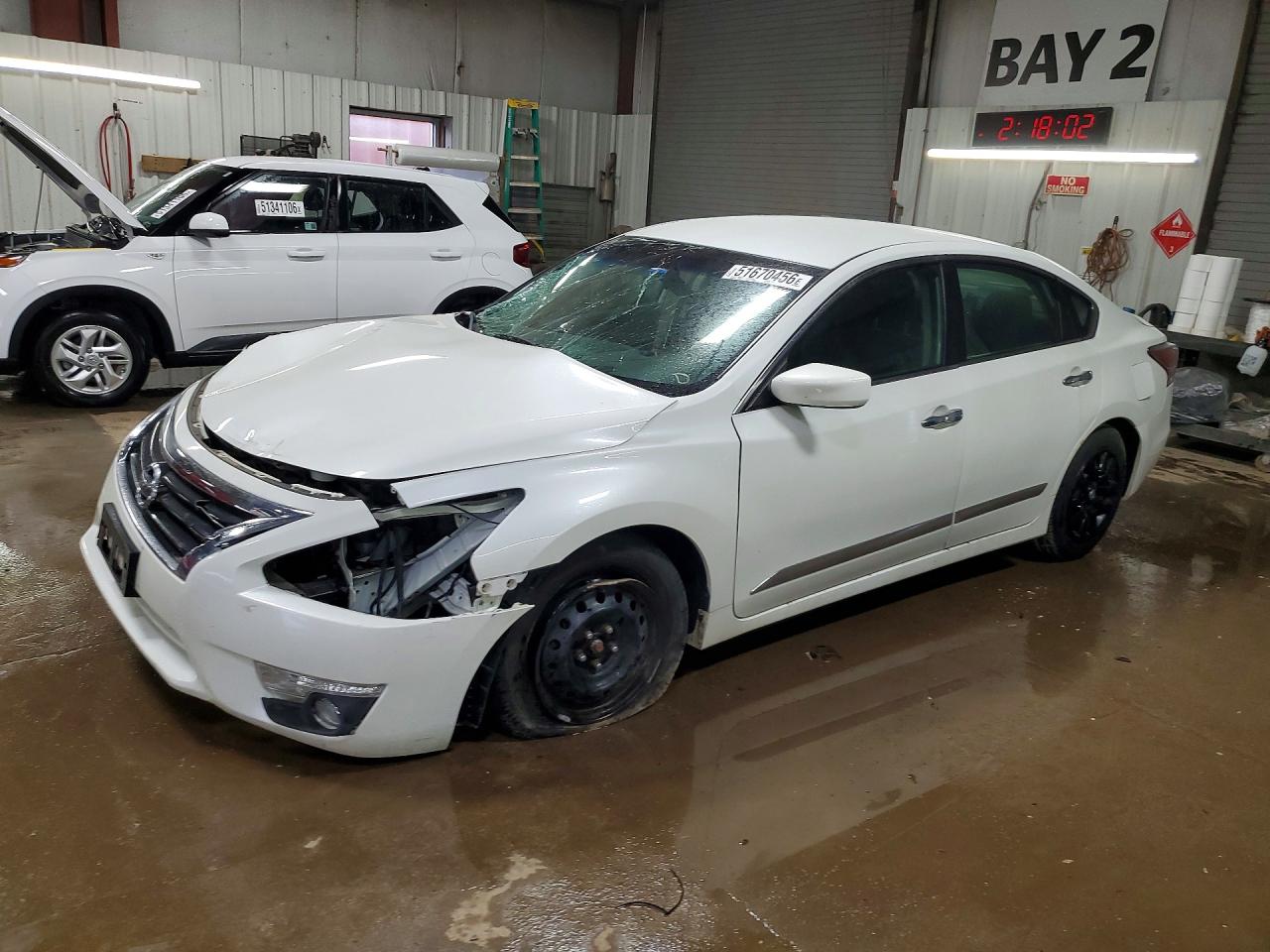 Salvage Nissan Altima Image