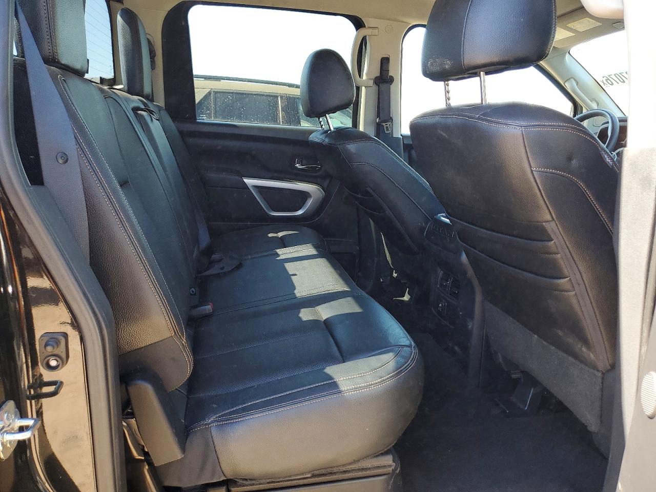 Nissan Titan Sl