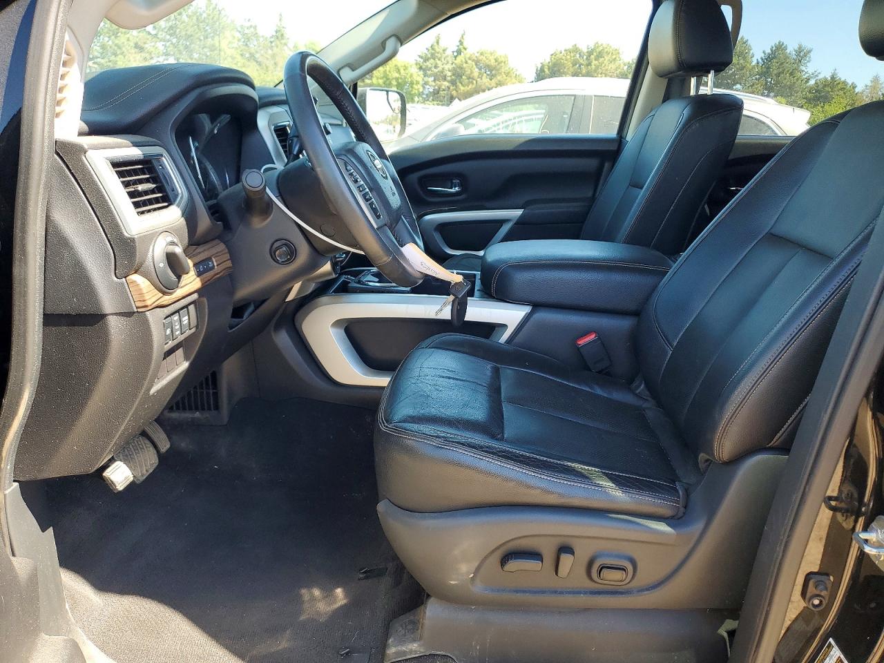 Nissan Titan Sl