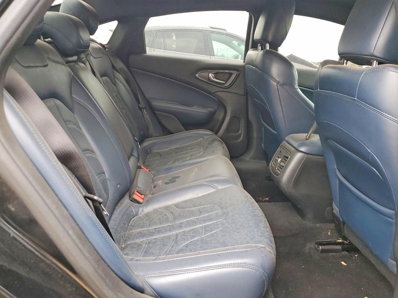 Chrysler 200 S