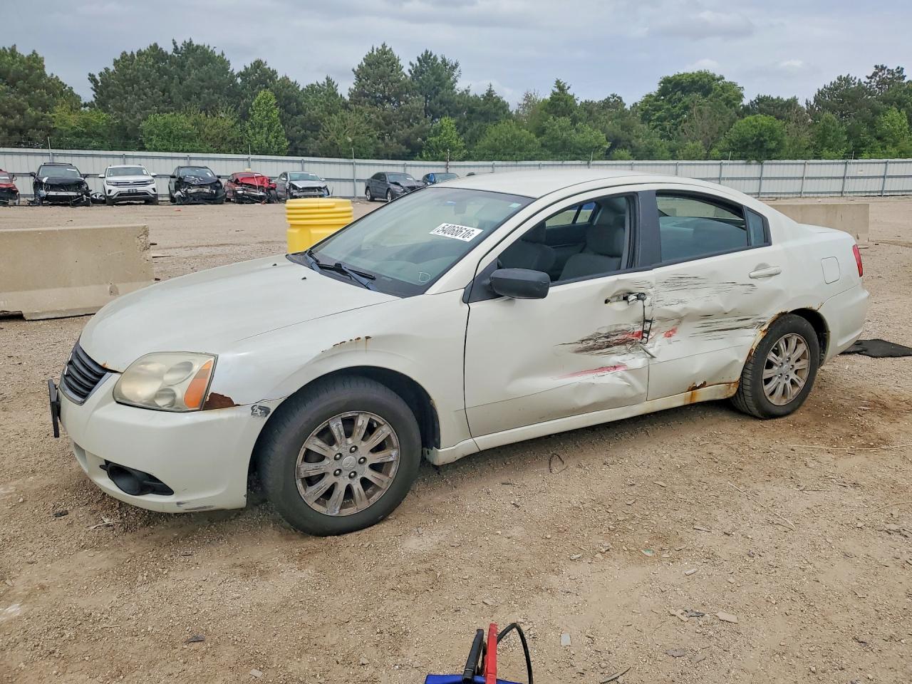 Salvage Mitsubishi Galant Image