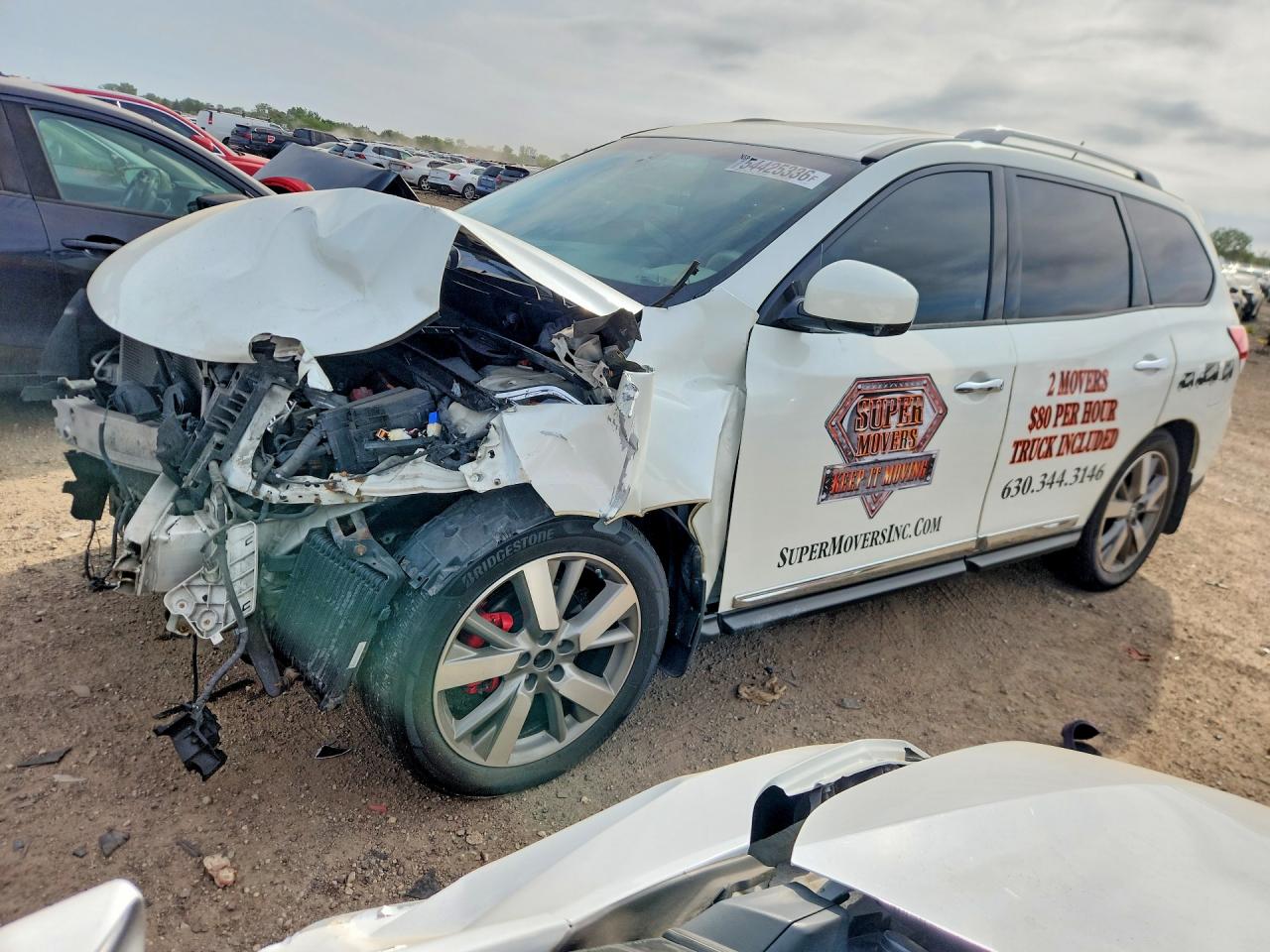 Salvage Nissan Pathfinder Image