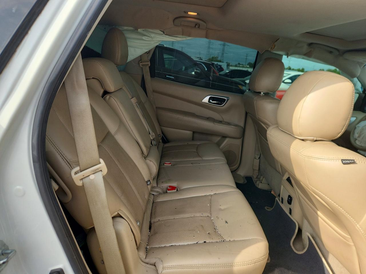 Nissan Pathfinder S