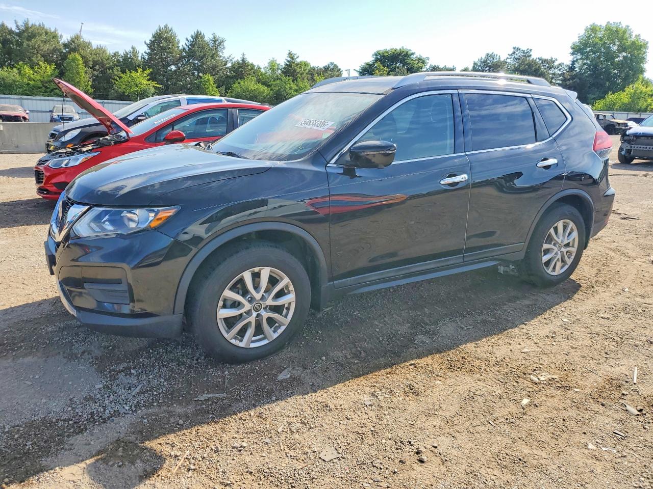 Salvage Nissan Rogue Image