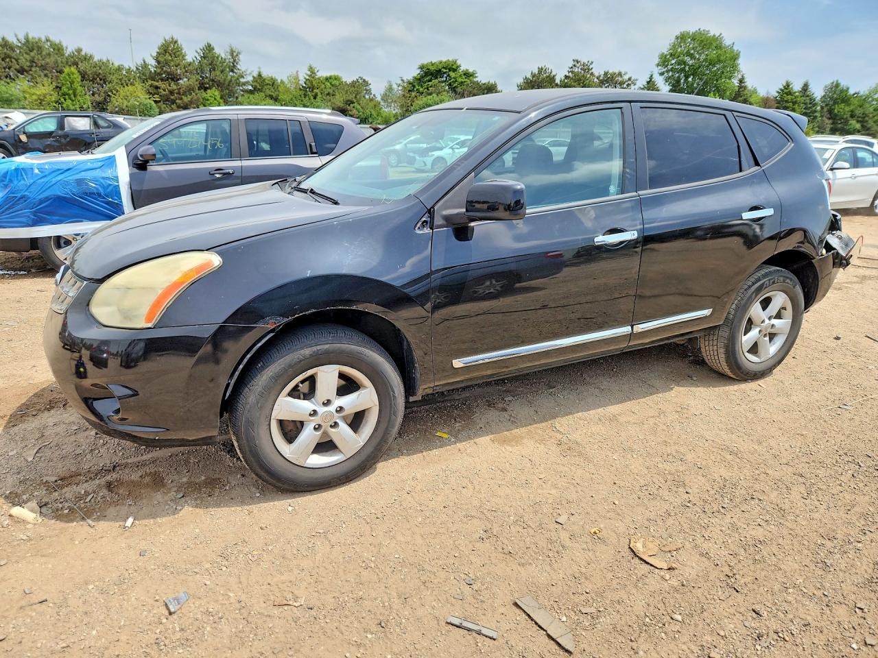 Salvage Nissan Rogue Image