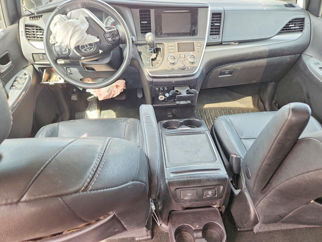 Toyota Sienna Se