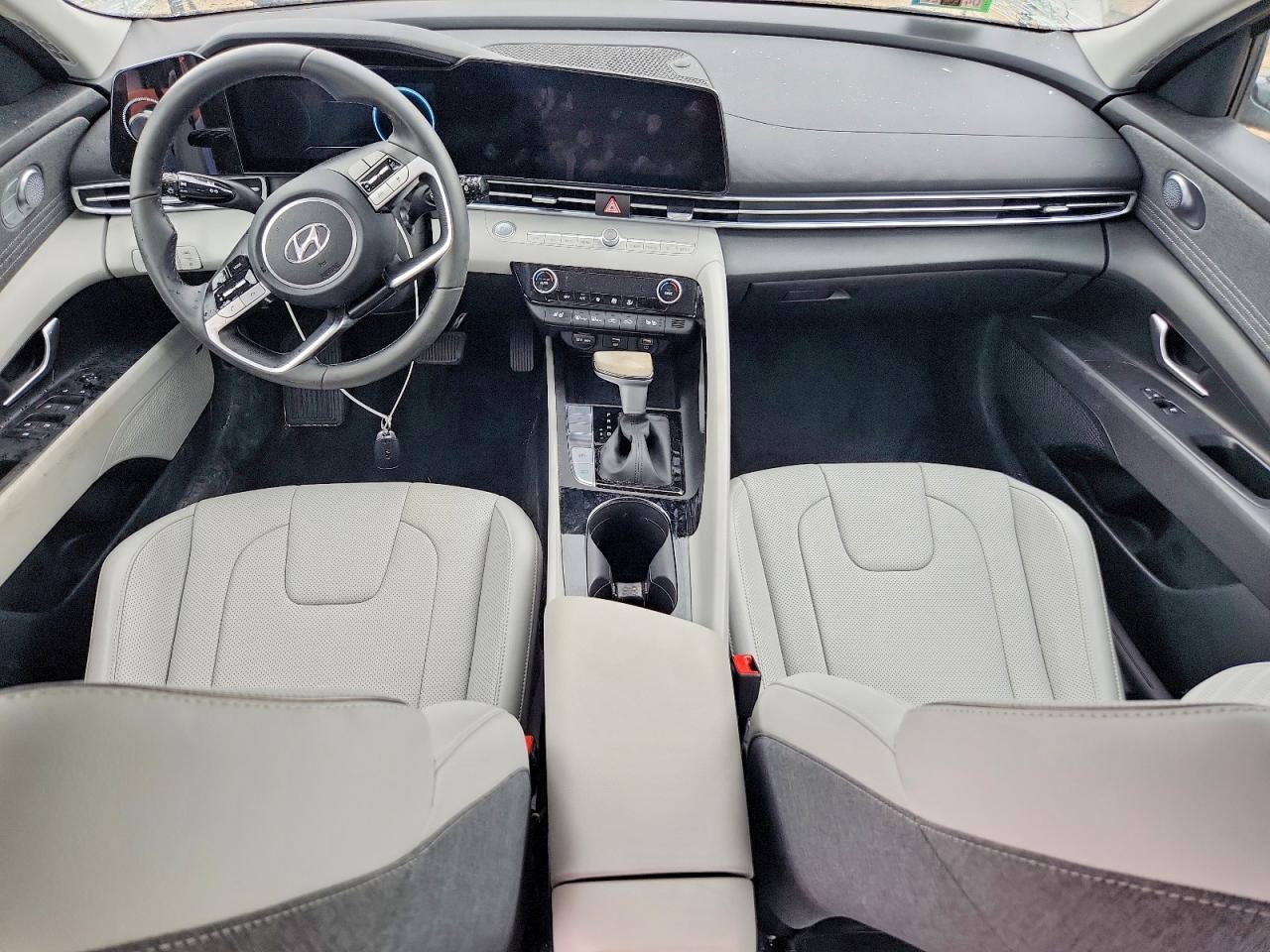 Hyundai ELANTRA Limited