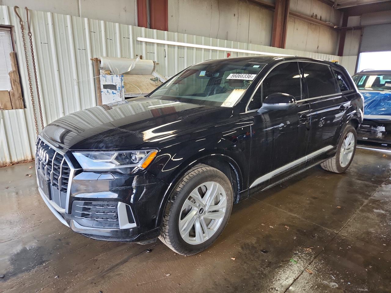 Salvage Audi Q7 Image