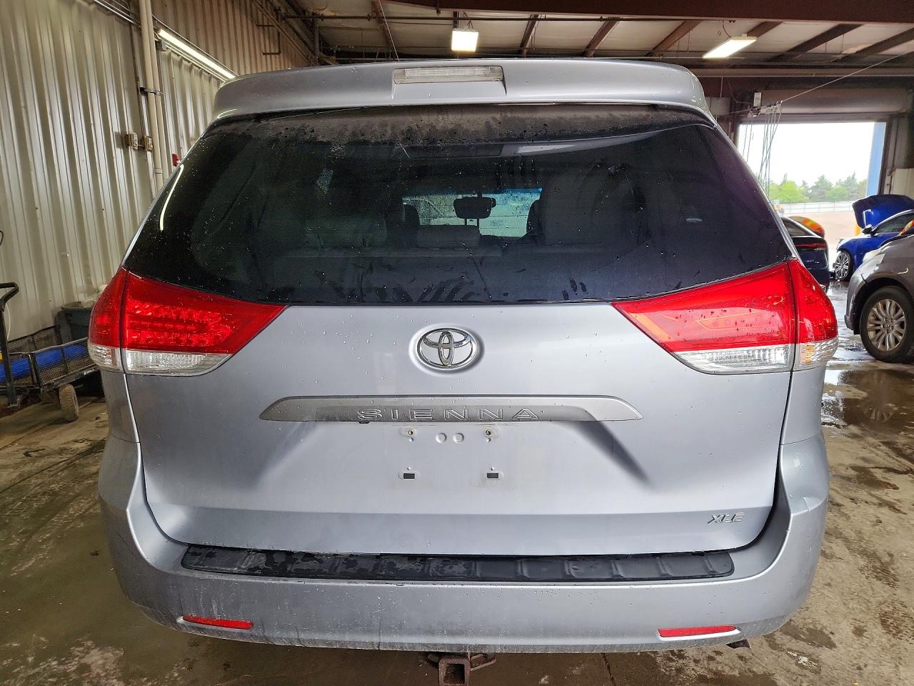 Toyota Sienna Xle 8-passenger