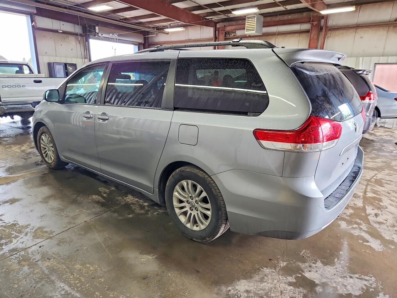 Toyota Sienna Xle 8-passenger