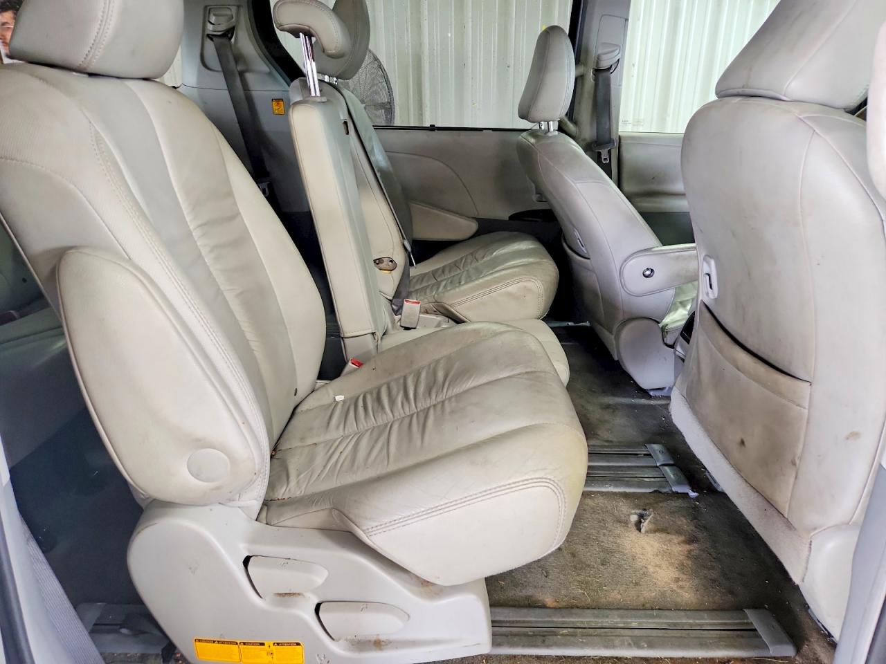 Toyota Sienna Xle 8-passenger