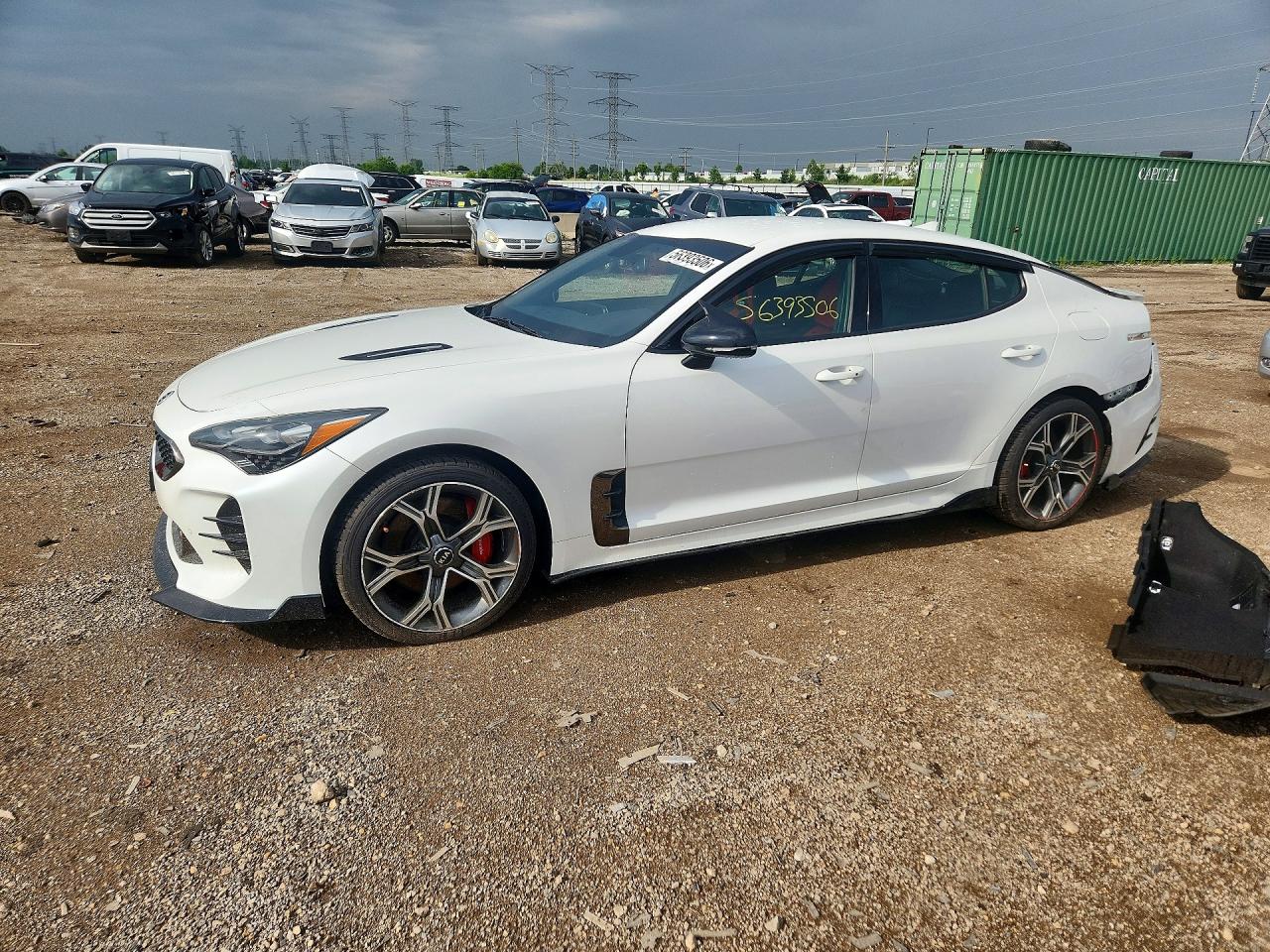 Salvage Kia Stinger Image