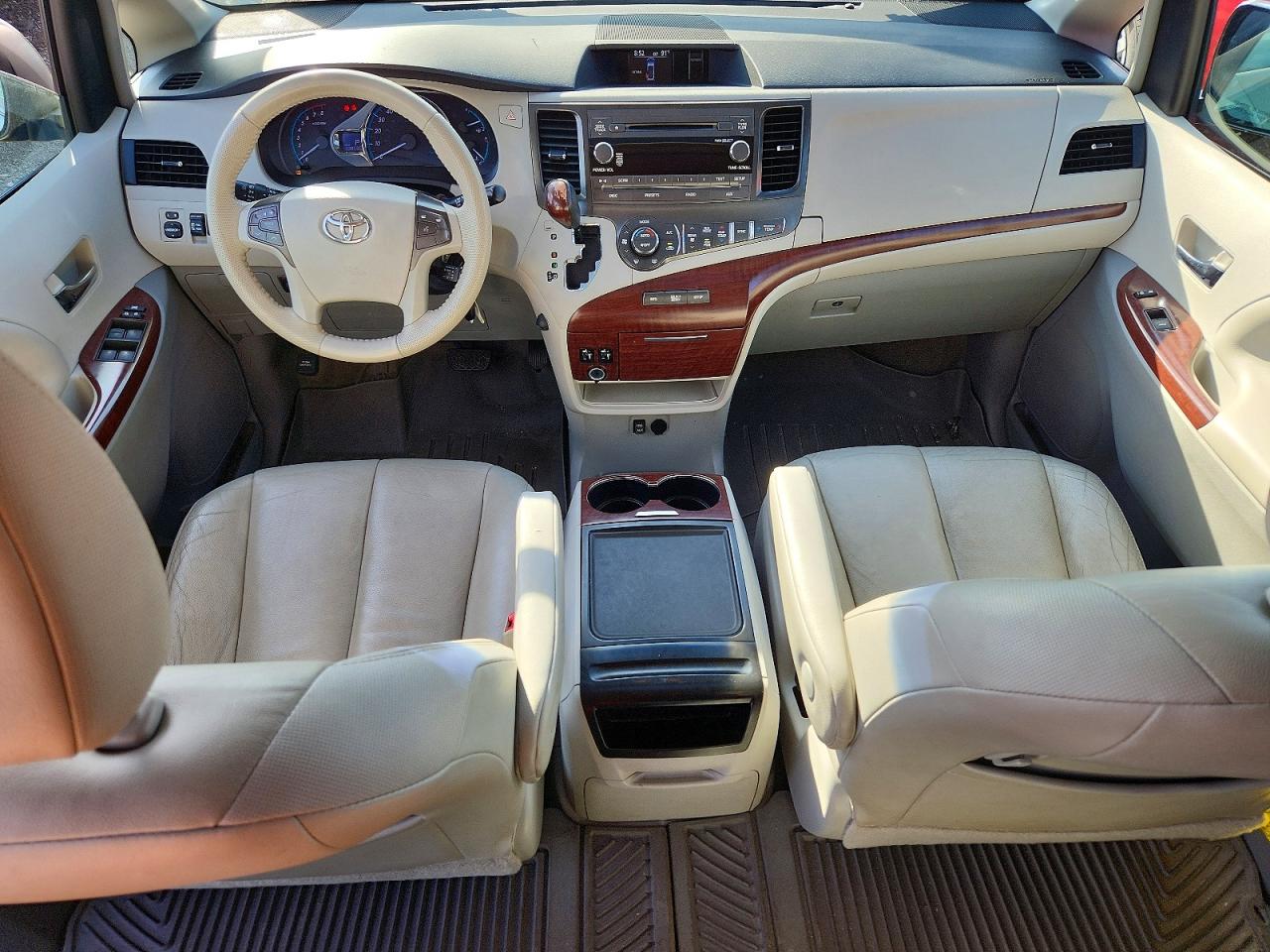 Toyota Sienna Xle 8-passenger