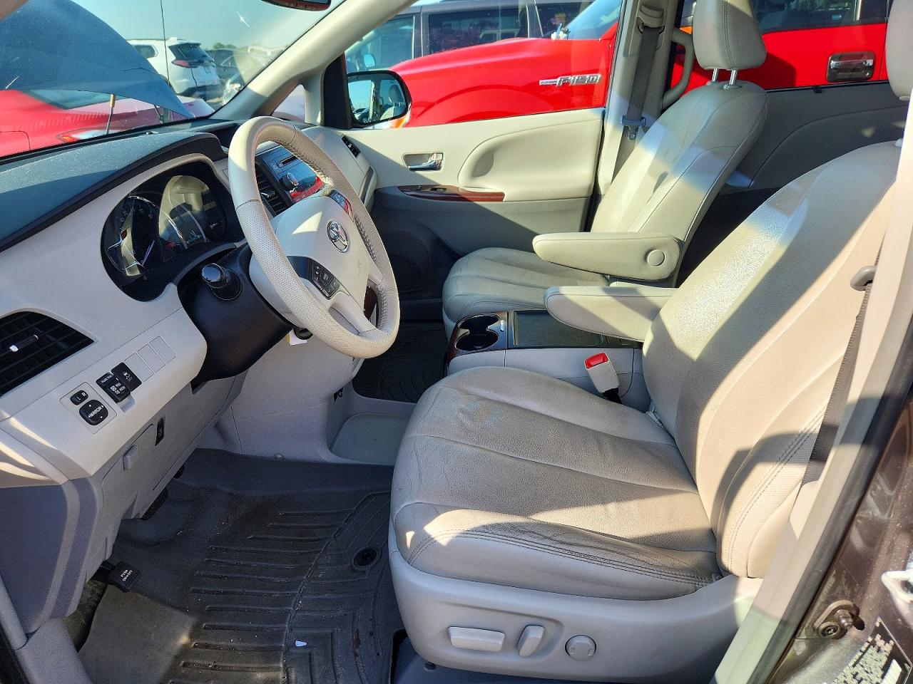 Toyota Sienna Xle 8-passenger