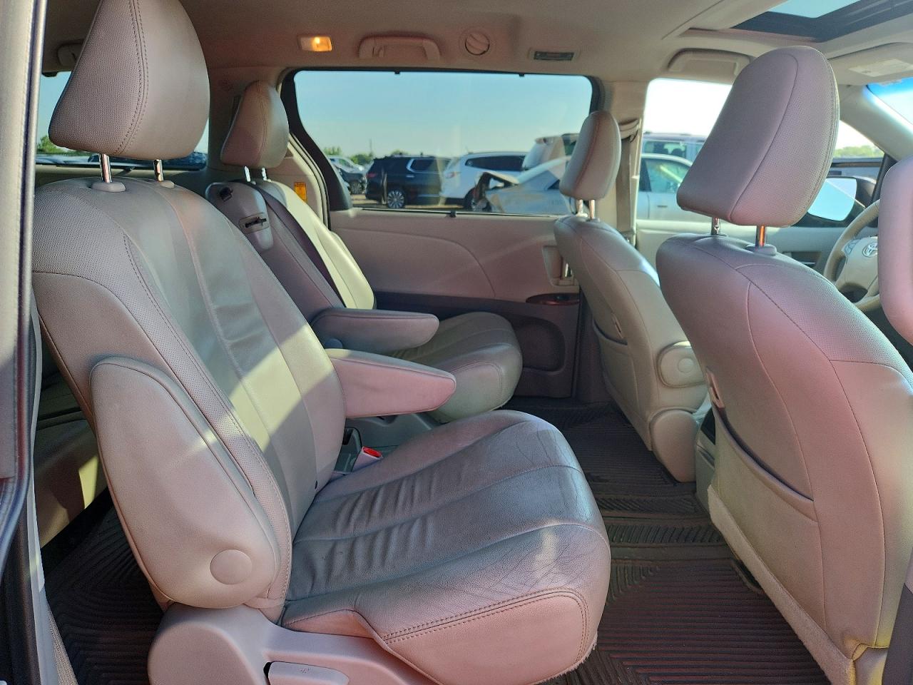 Toyota Sienna Xle 8-passenger