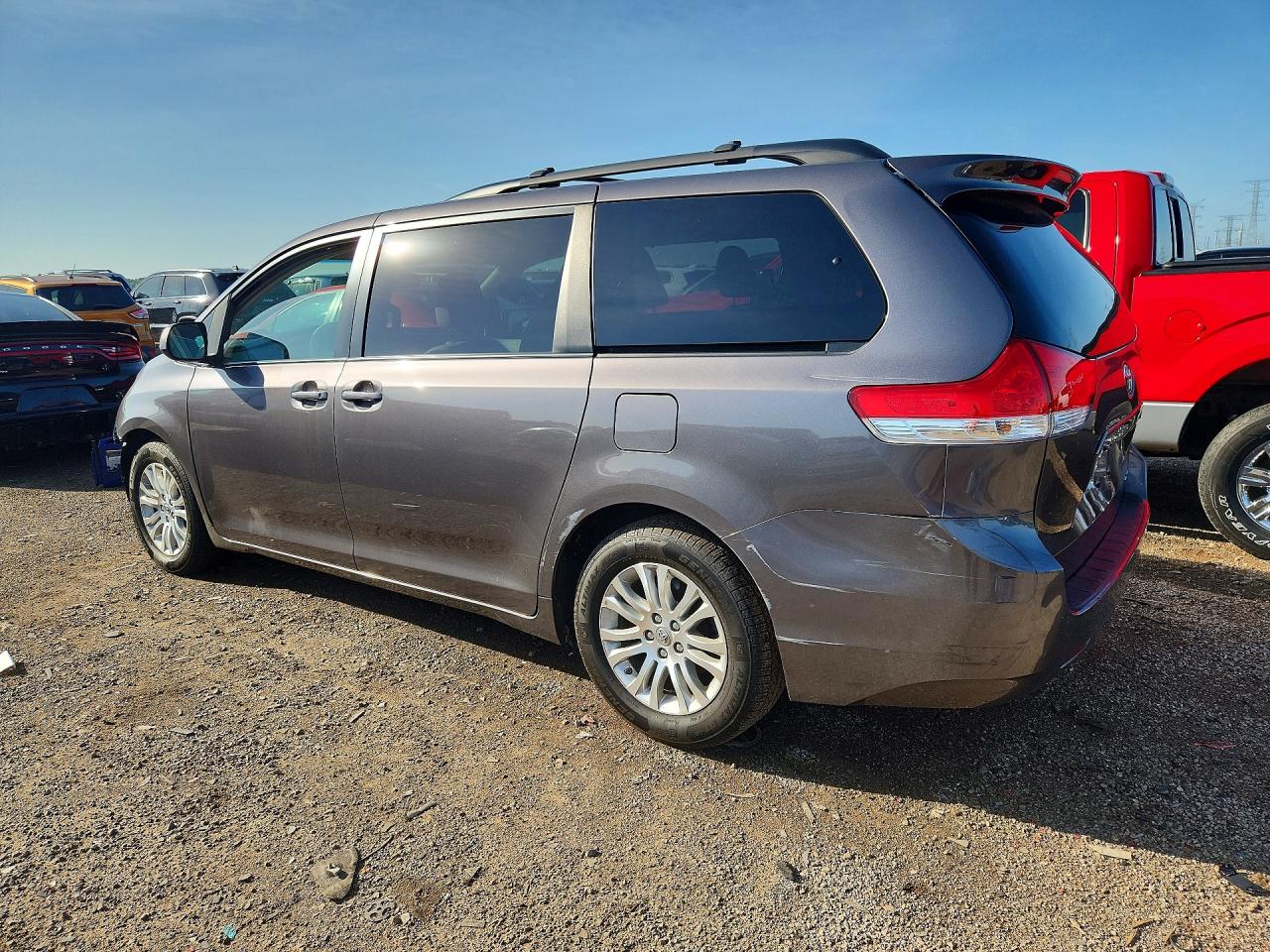 Toyota Sienna Xle 8-passenger