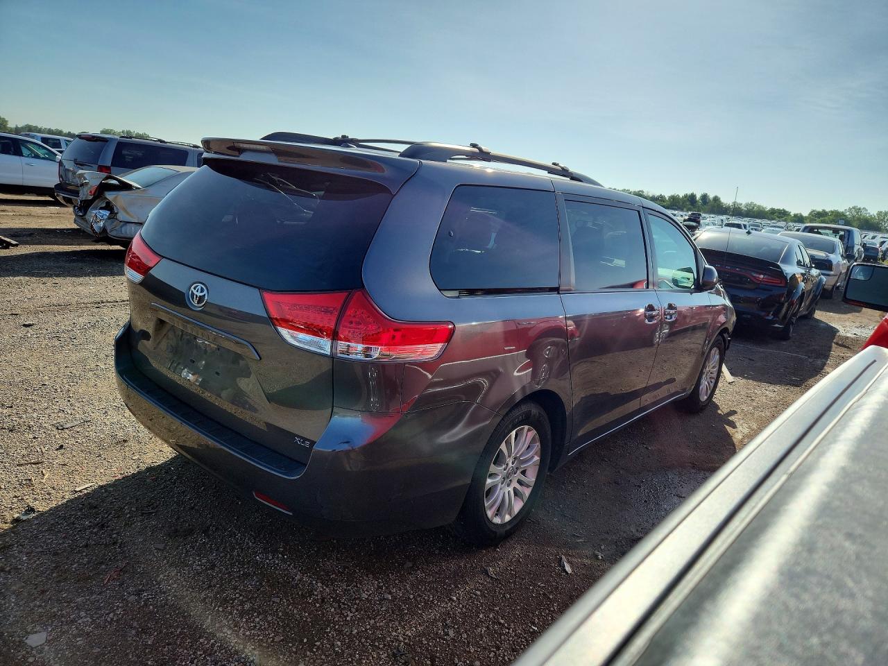 Toyota Sienna Xle 8-passenger