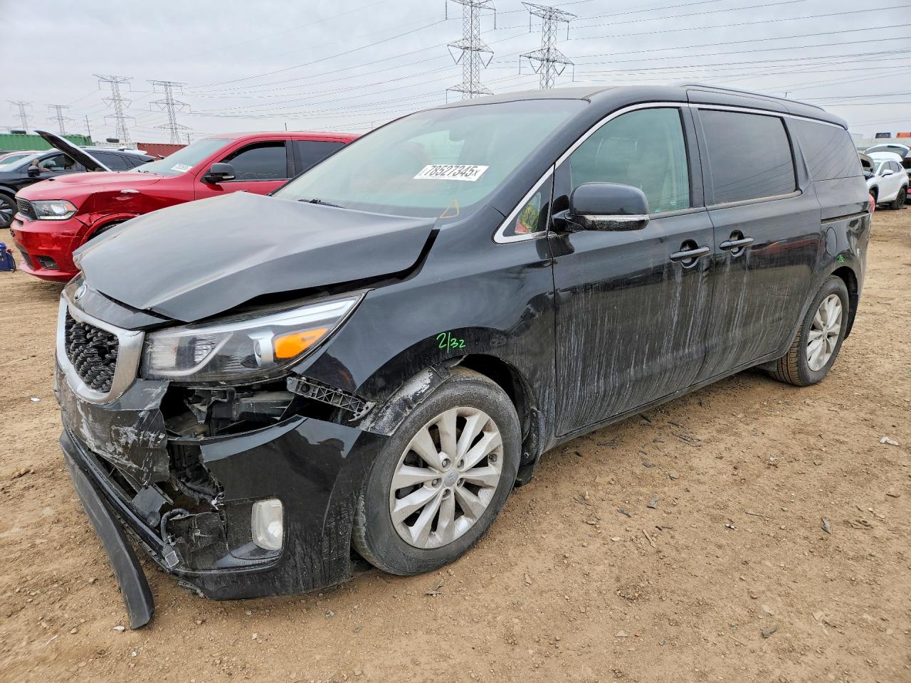 Salvage Kia Sedona Image