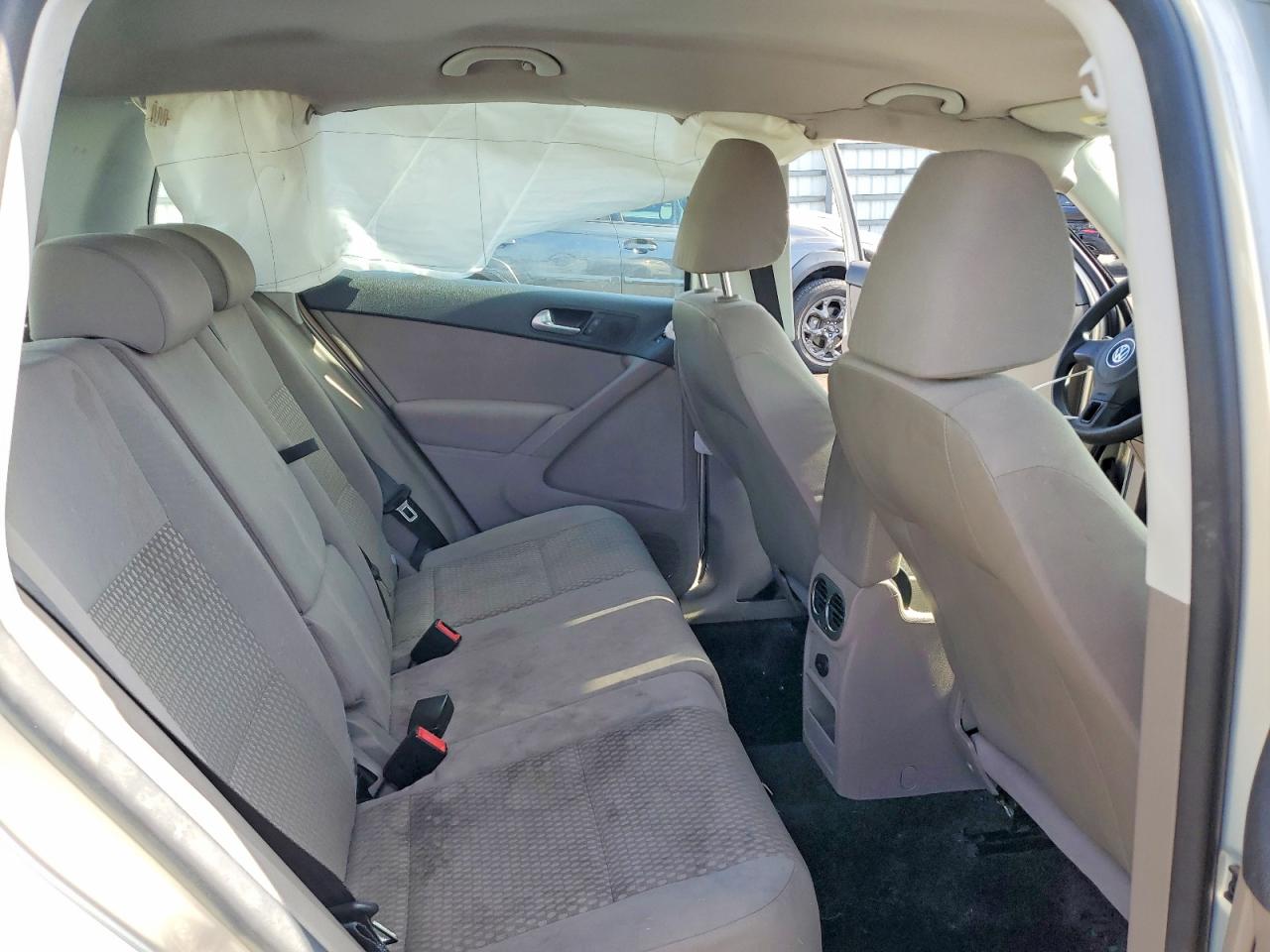 Volkswagen Tiguan S