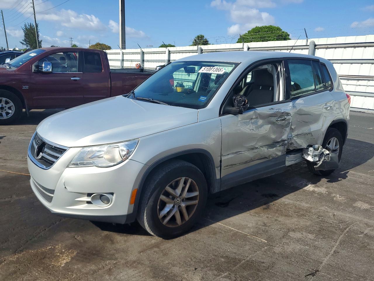 Salvage Volkswagen Tiguan Image