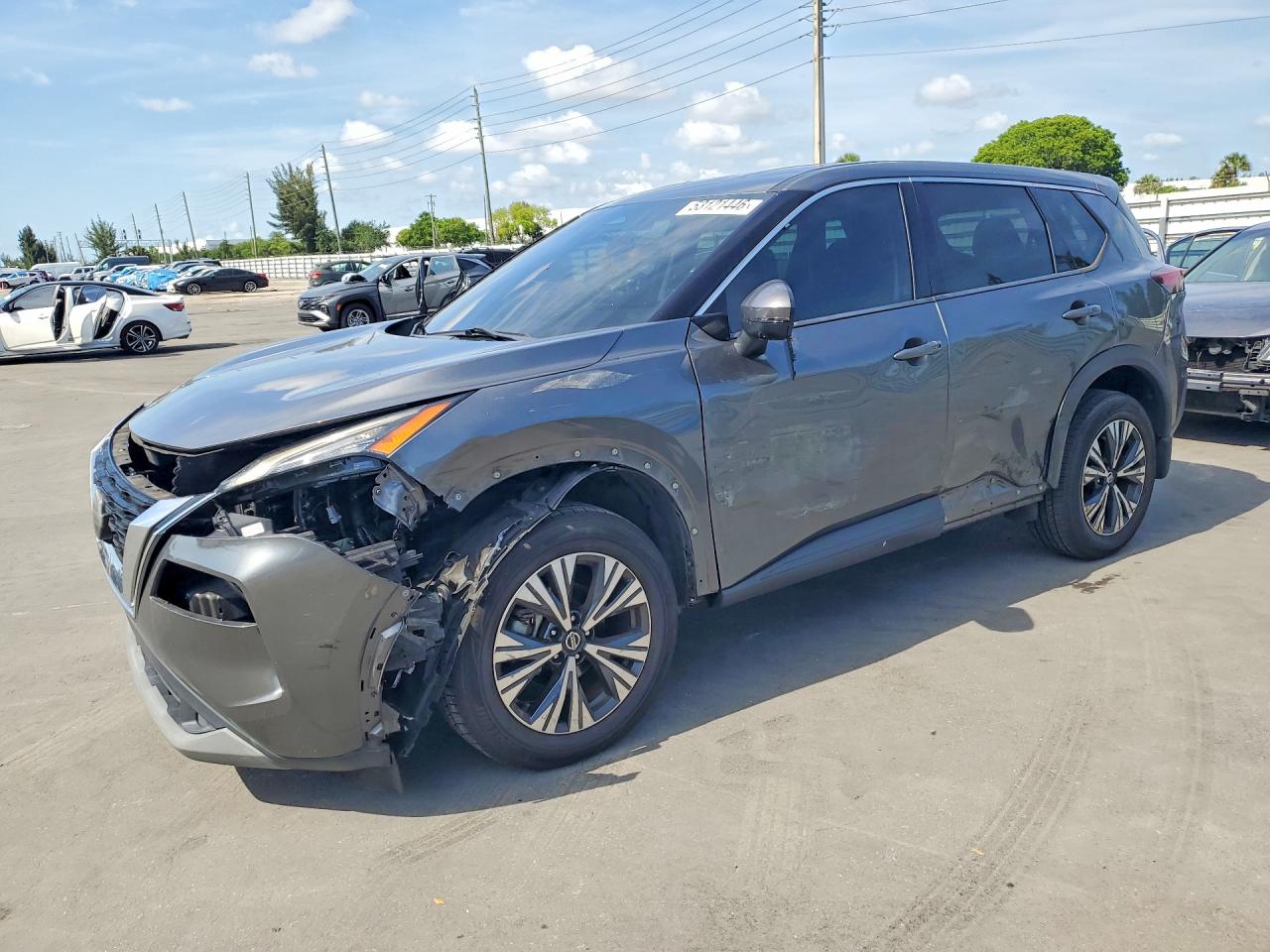 Salvage Nissan Rogue Image