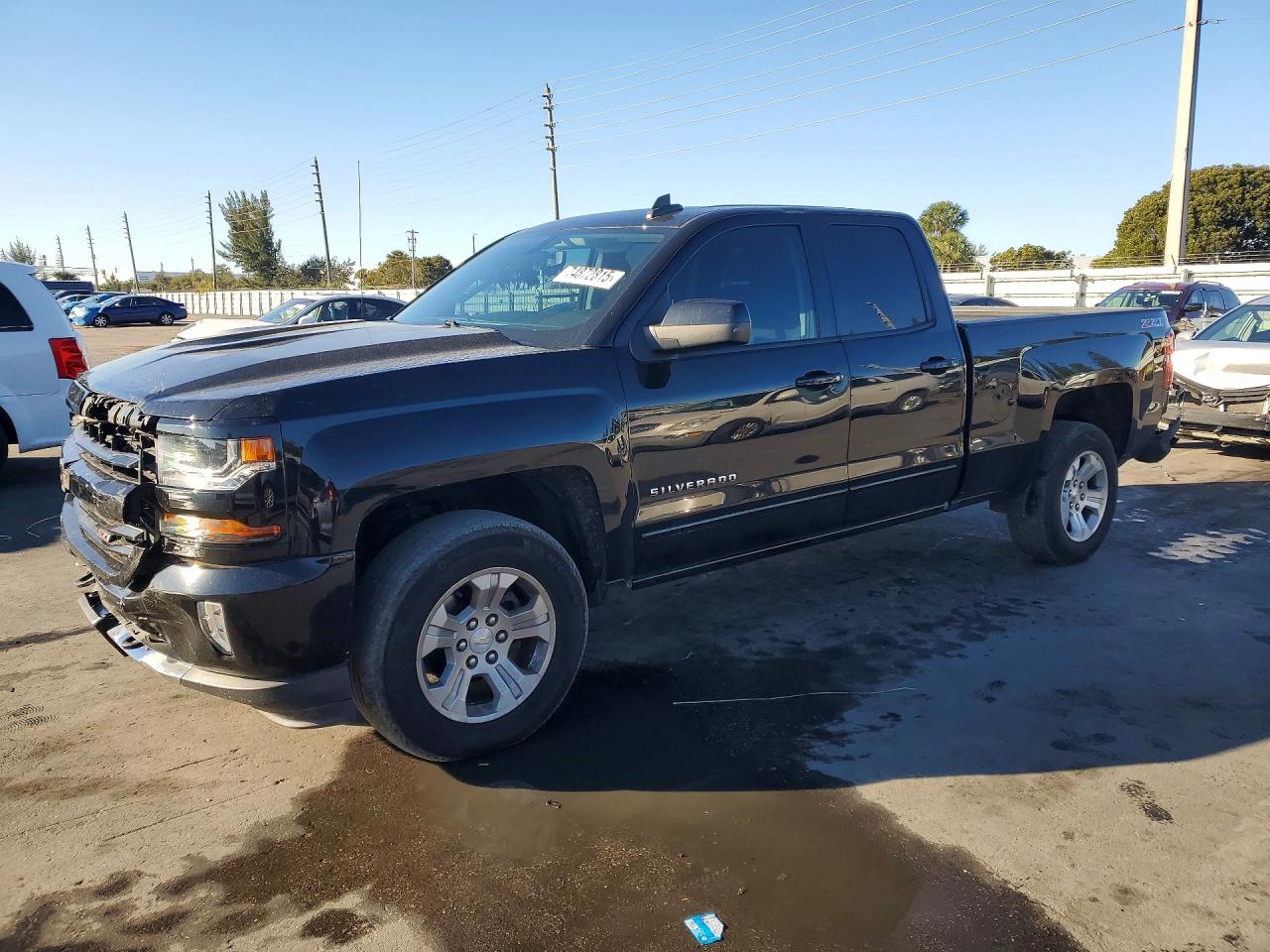 Salvage Chevrolet Silverado Image