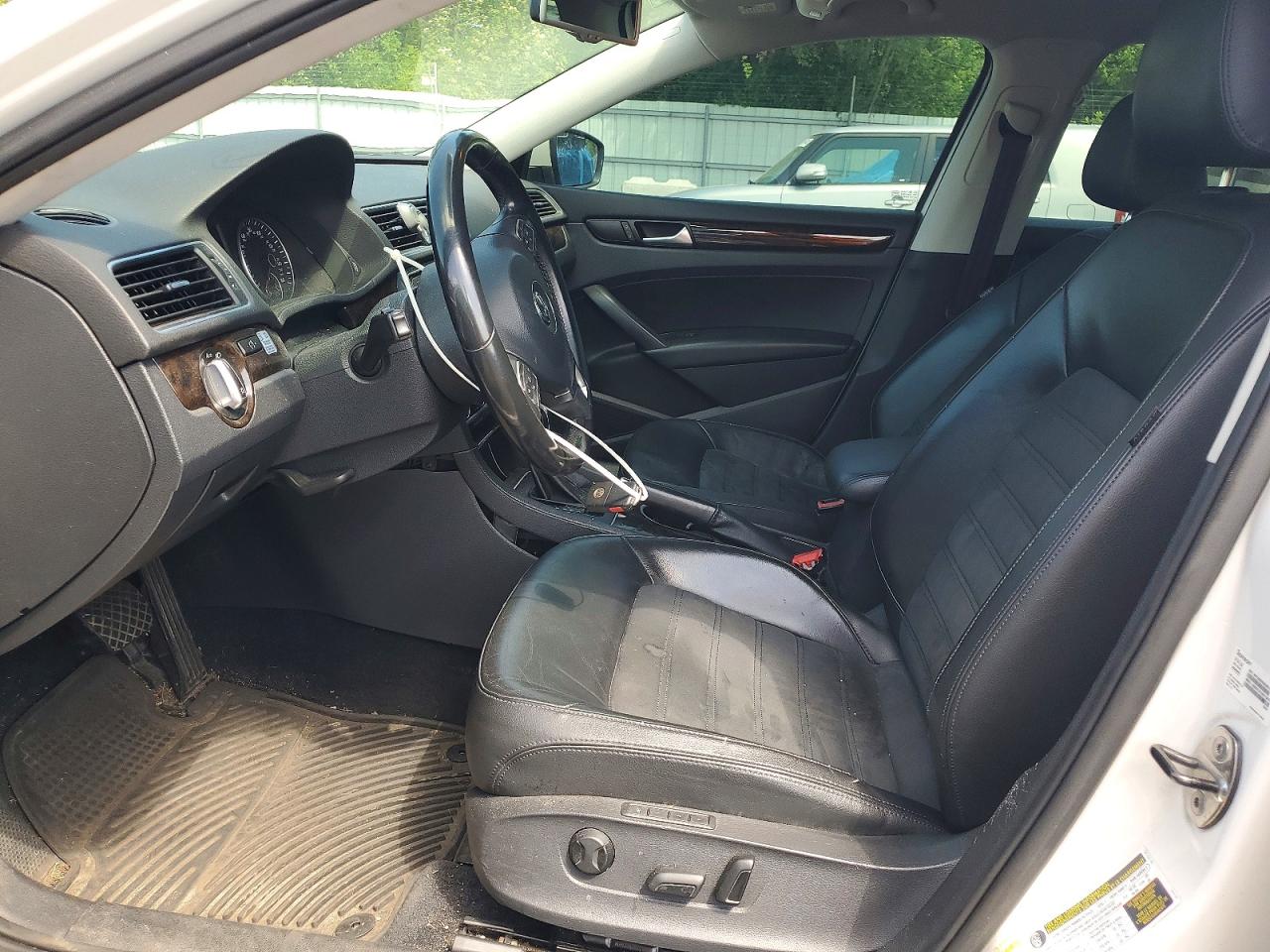 Volkswagen Passat Sel