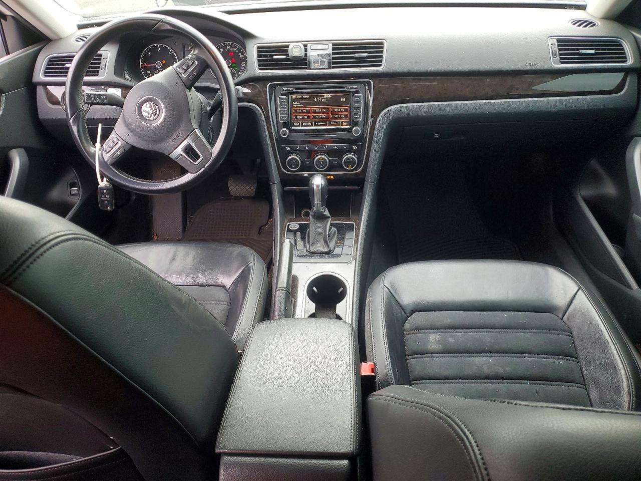 Volkswagen Passat Sel