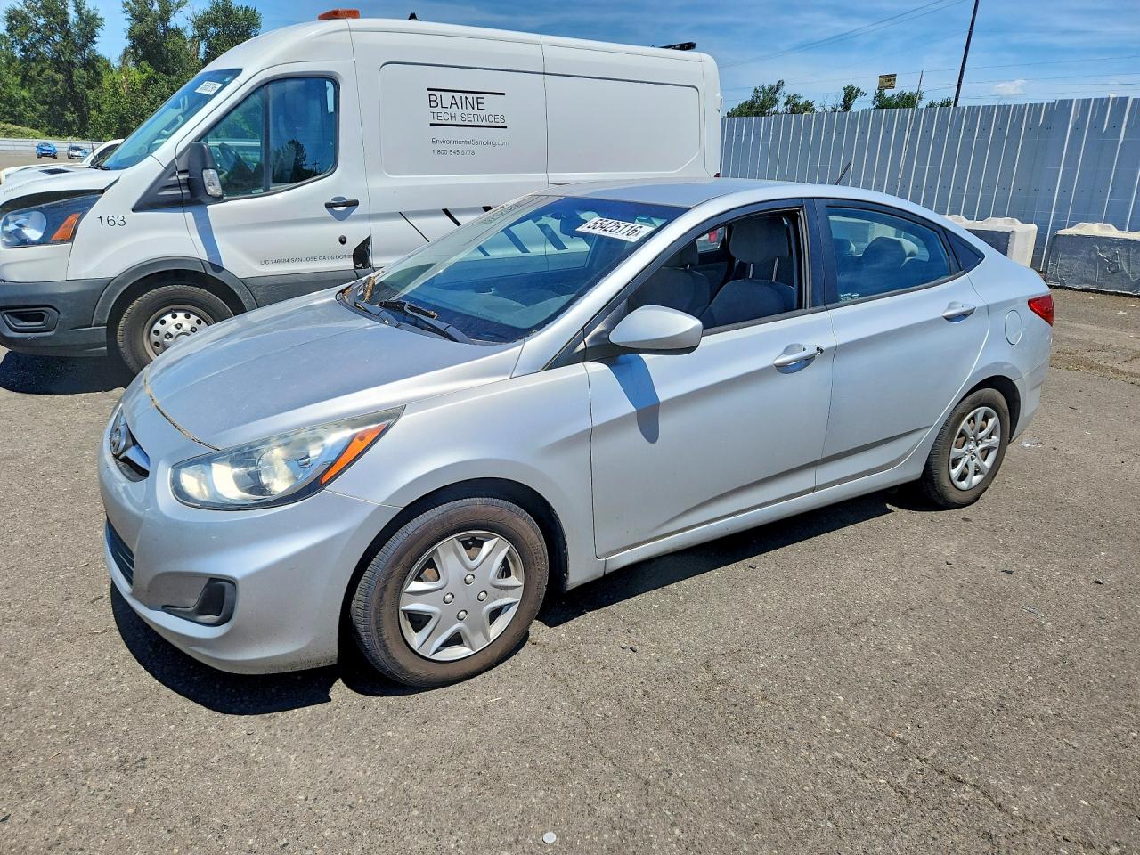 Salvage Hyundai ACCENT Image