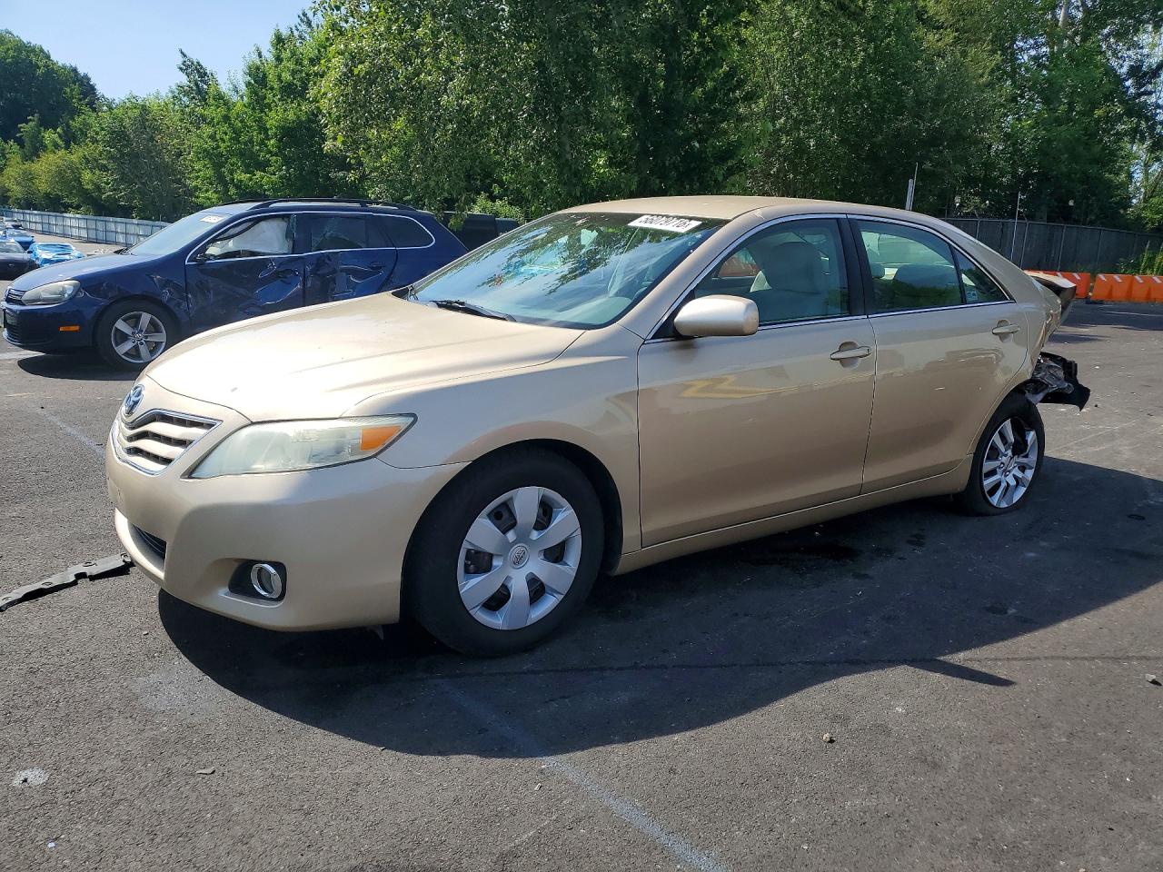 Salvage Toyota Camry Image
