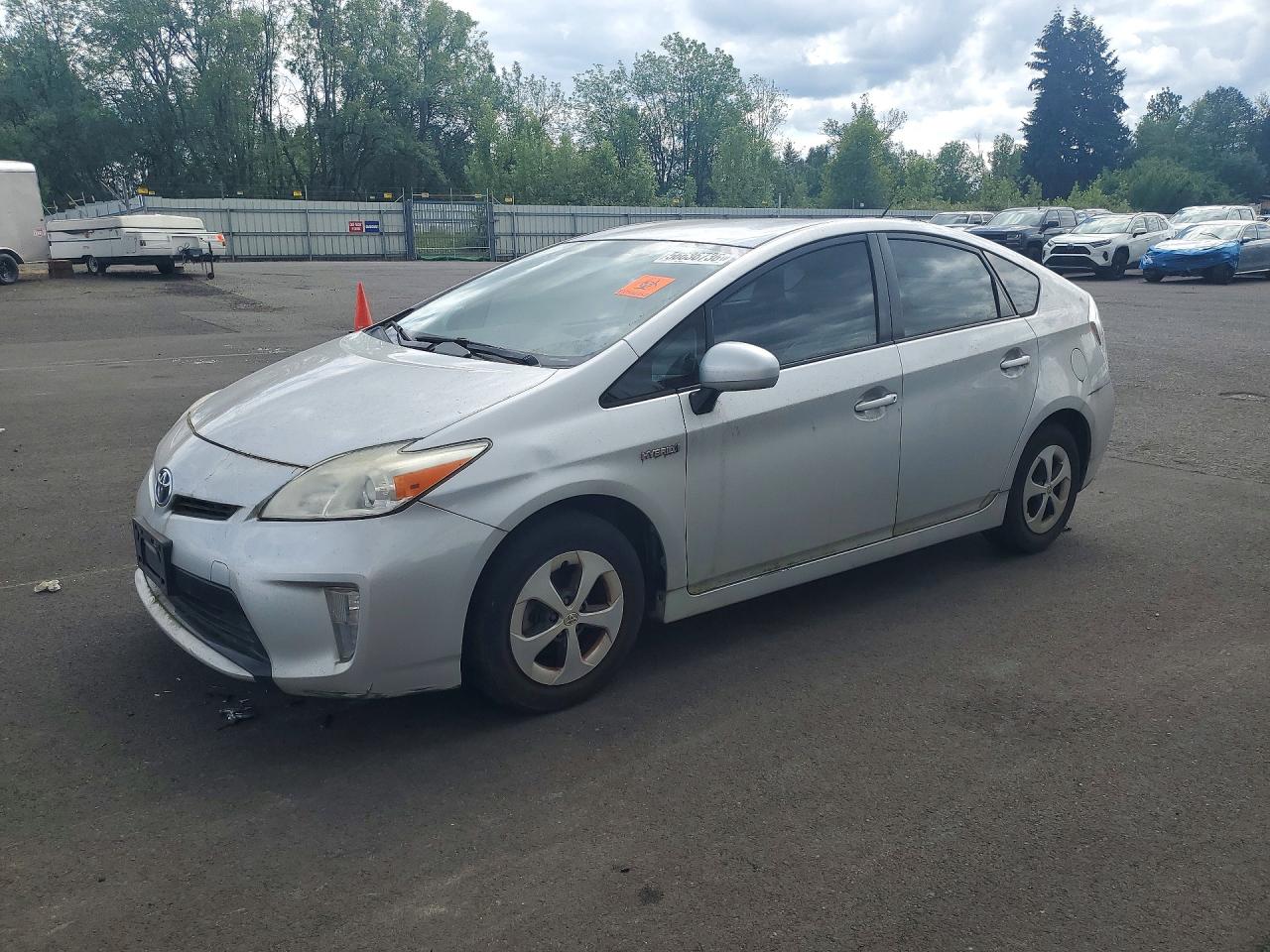Salvage Toyota Prius Image