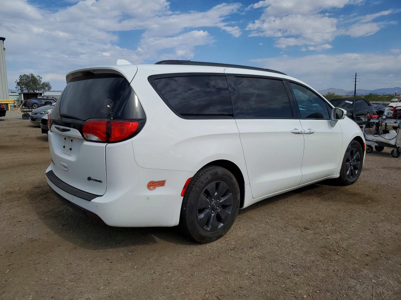 Chrysler Pacifica Hybrid Limited