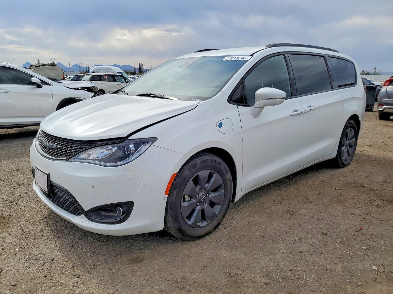 Salvage Chrysler Pacifica Image