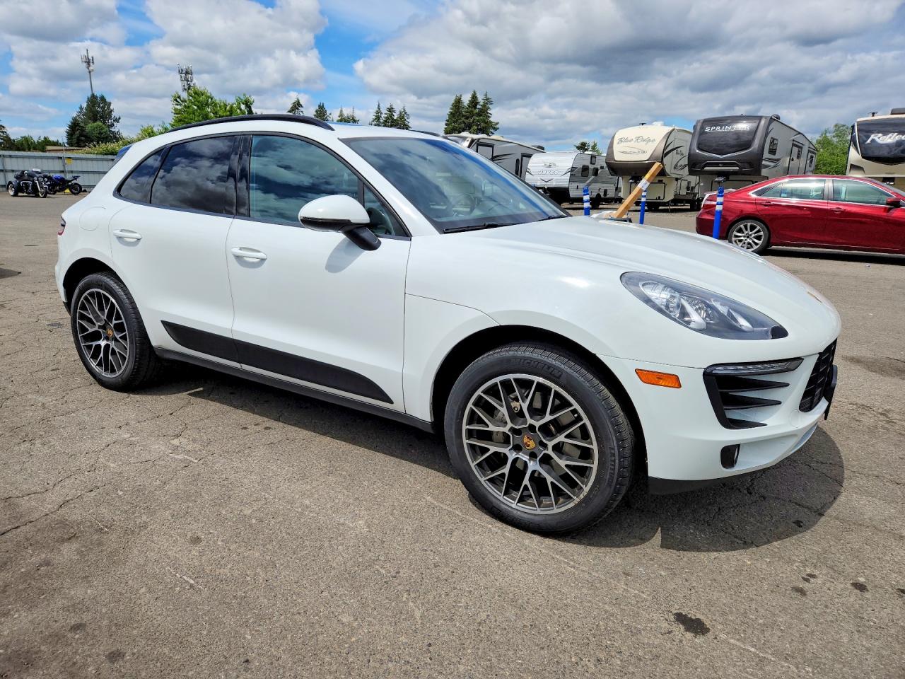 Porsche Macan S