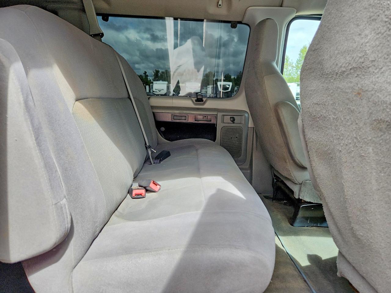 Ford Econoline E350 Super Duty Wagon