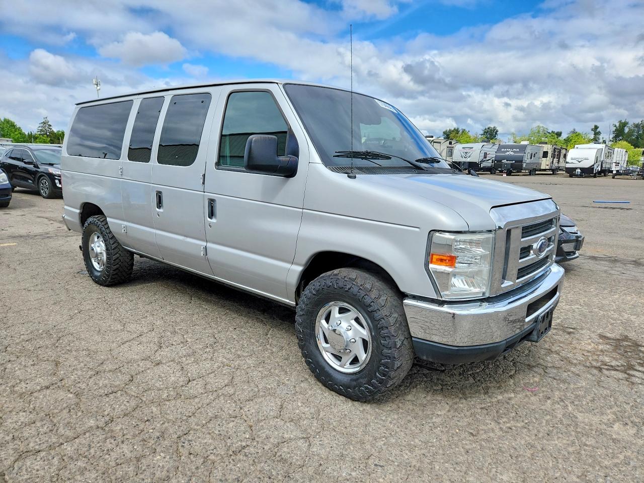 Ford Econoline E350 Super Duty Wagon
