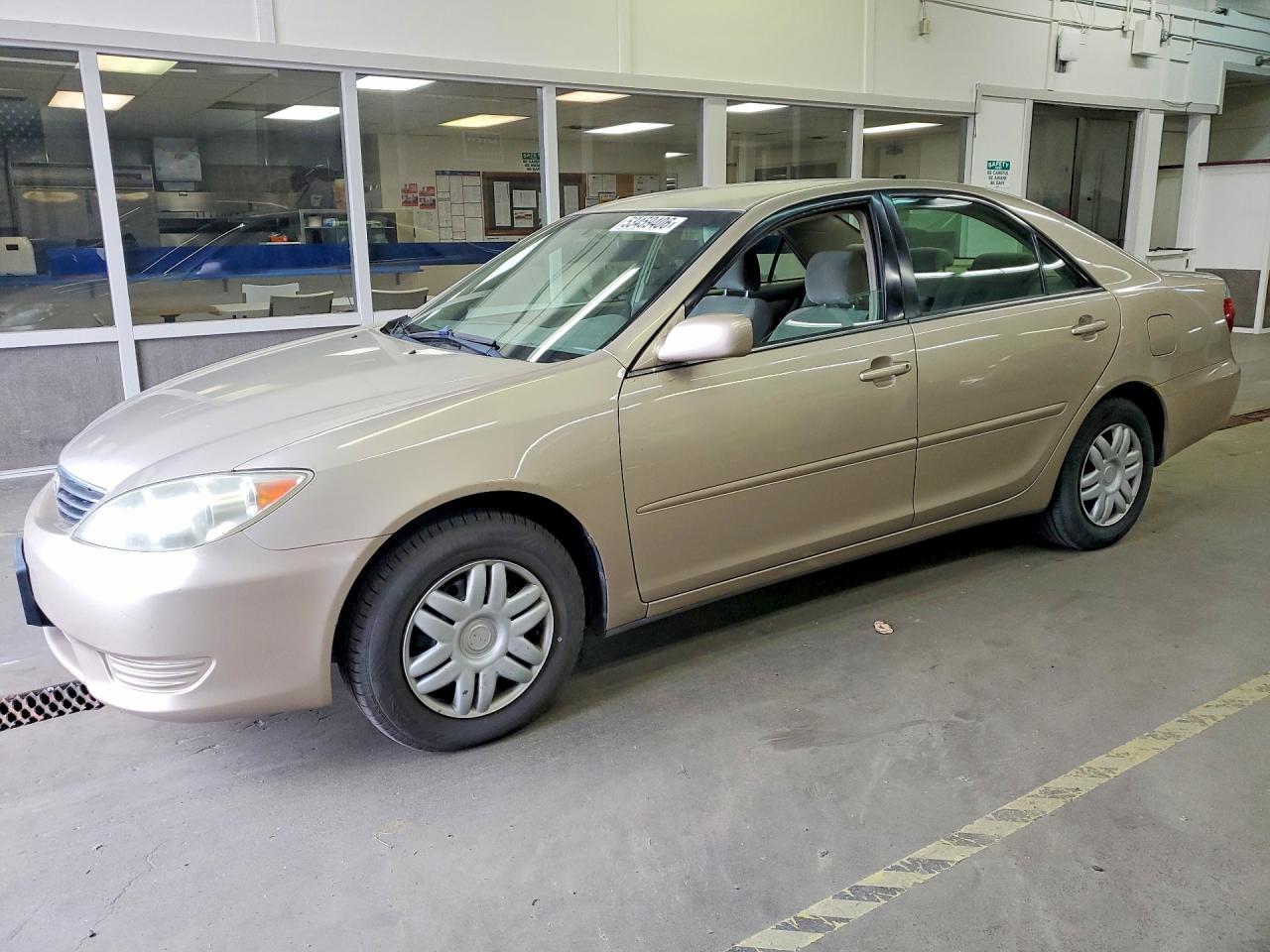 Salvage Toyota Camry Image