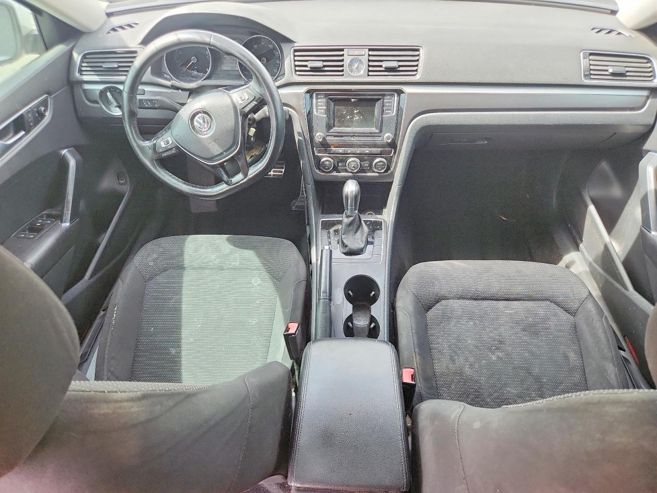 Volkswagen Passat S