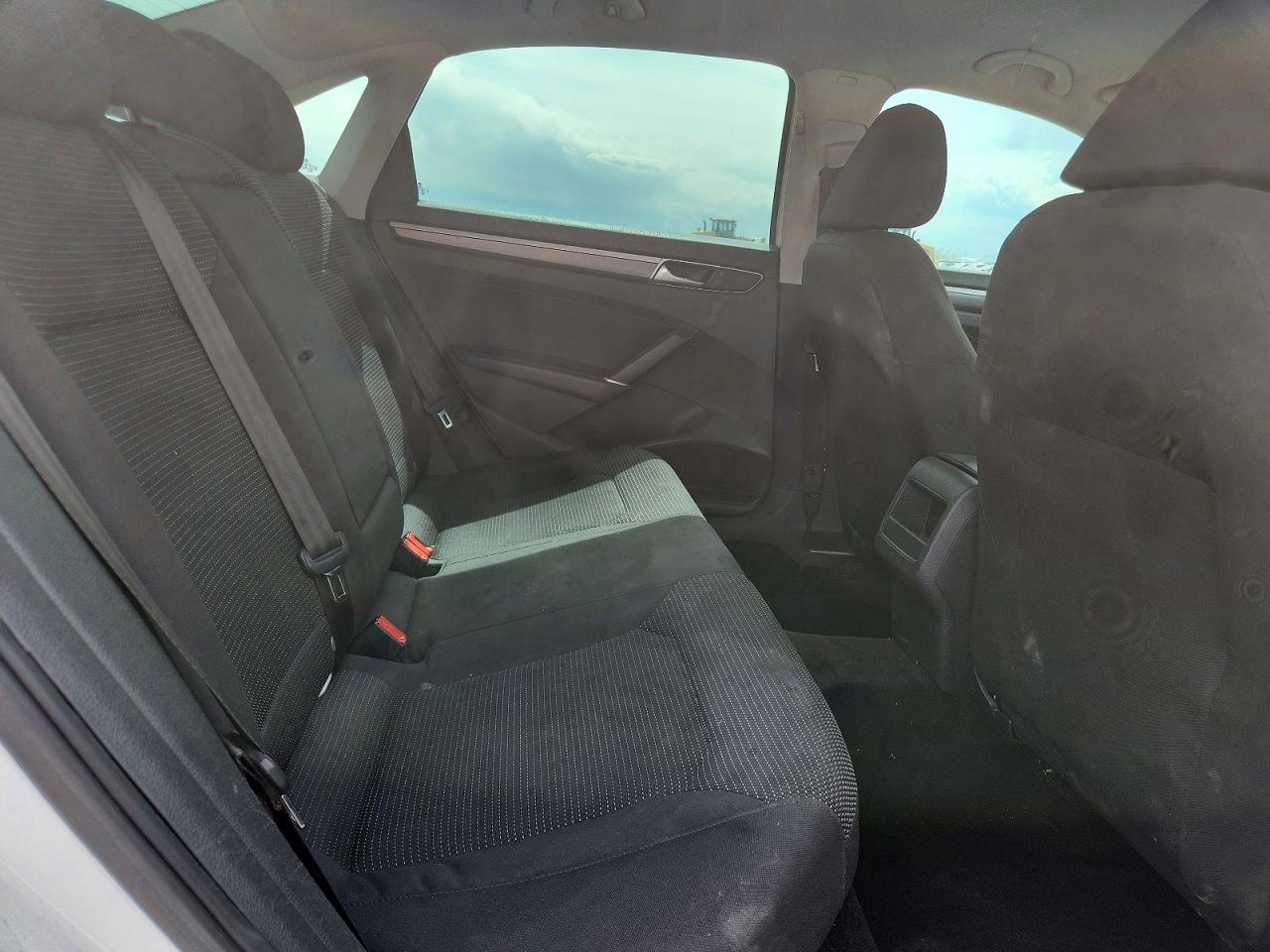 Volkswagen Passat S